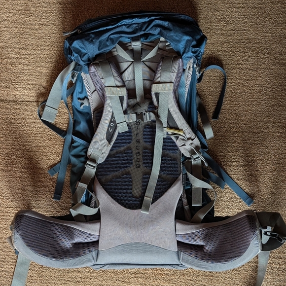 Osprey Women's Ariel 65L Backpack Deep Blue Grey Hiking Backpacking - Picture 5 of 16